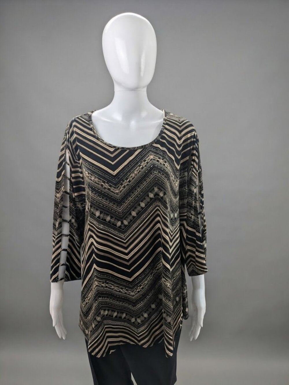 Est. 1946 chevron patterned top